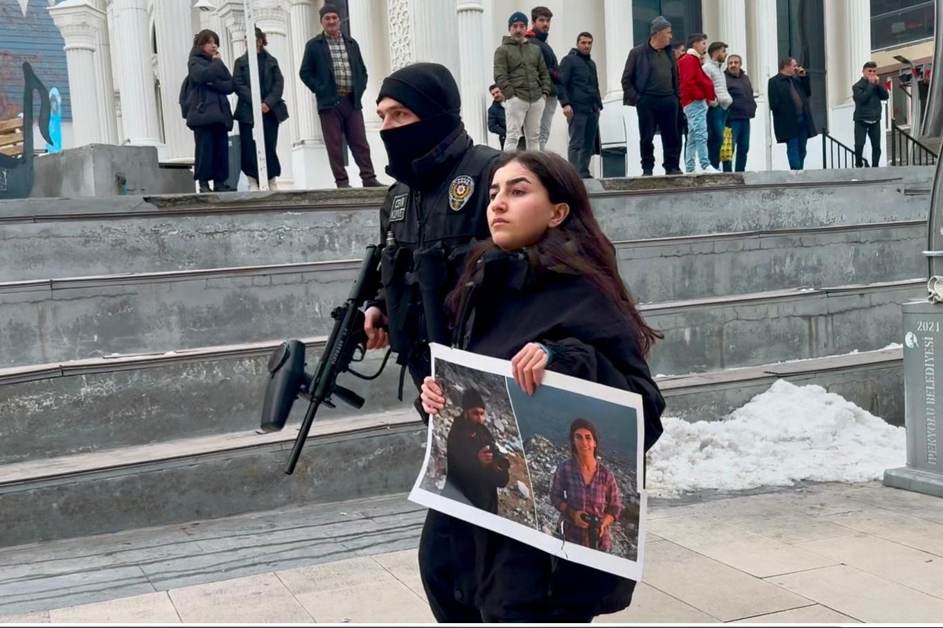 Nazim Dastan ve Cihan Bilgin Van Protestosu Fotograf Arif Aslan Voa Muhabiri